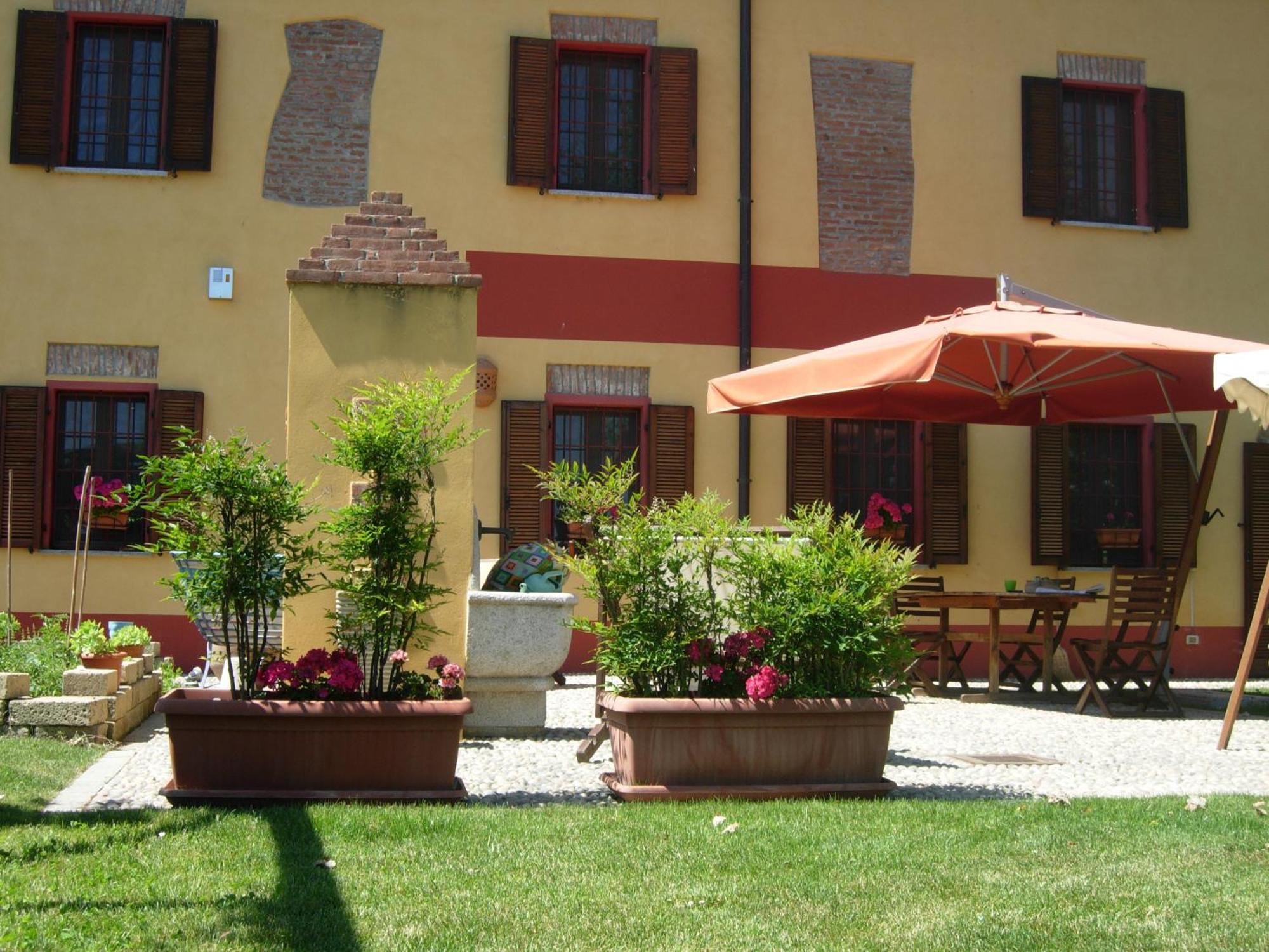Castello d'Agogna B&B Il Pioppo E La Fonte מראה חיצוני תמונה