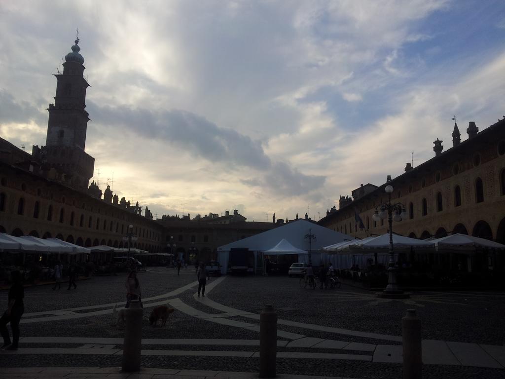 Castello d'Agogna B&B Il Pioppo E La Fonte מראה חיצוני תמונה